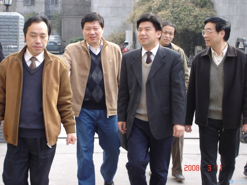 点击放大