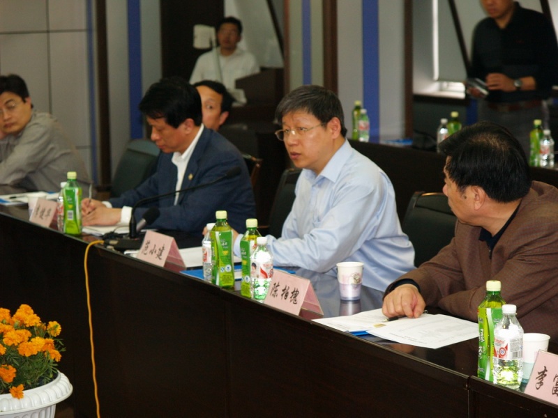 发表讲话